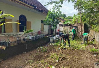 Bersihkan lingkungan 