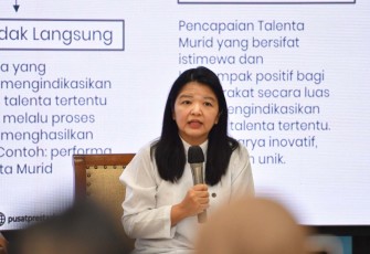 Kepala Pusat Prestasi Nasional Kemendikdasmen, Maria Veronica Irene Herdjiono