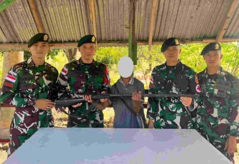 Penyerahan senjata api sukarela warga perbatasan