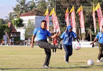 Danlanud J.B Soedirman Letkol Pnb Ali Purwoko saat kick off turnamen, Rabu (1/7)