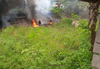 Sumur Minyak Tua Ilegal Gandu Terbakar dan Terdengar Suara Ledakan