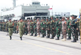 Taruna Akademi TNI Hadir Bantu Masyarakat Aceh