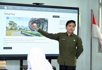 Penggunaan IFP Lahirkan Inovasi Pembelajaran di Ruang Kelas
