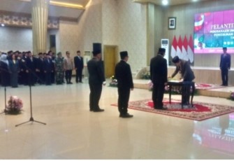 Gus Fawait Lantik Direksi Baru Perumda Kahyangan