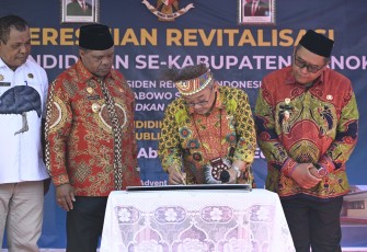 acara Peresmian Revitalisasi Satuan Pendidikan se-Kabupaten Manokwari, di SMP Advent Manokwari, Kamis (28/5)