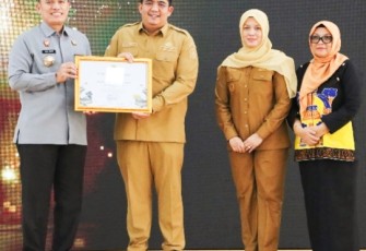 Kemenkum Kepri Berikan Piagam ke Bupati Bintan, Desa Pengudang Jadi Kawasan Berbasis Kekayaan Intelektual