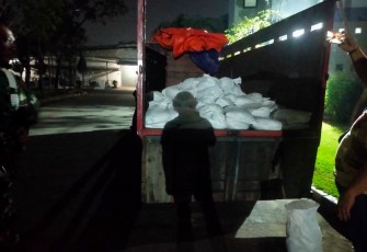 TNI AL Gagalkan Penyelundupan 6 Ton Pasir Timah Ilegal di Kawasan Ancol 
