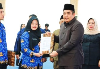 Bupati Bintan Lantik PNS dan Pejabat Fungsional