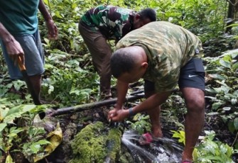 Revitalisasi pipa air bersih di kampung Sesor