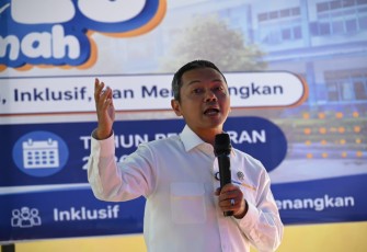Wakil Menteri Pendidikan Dasar dan Menengah (Wamendikdasmen) Fajar Riza Ul Haq, meninjau langsung perubahan itu saat menghadiri penutupan MPLS Ramah di SMP Negeri 15 Kendari, Sulawesi Tenggara