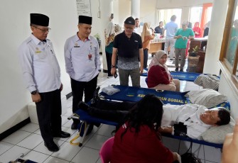 Sekretaris Daerah Provinsi Bengkulu, Herwan Antoni, memimpin apel pagi di lingkungan Inspektorat Provinsi Bengkulu, Rabu (5/8)