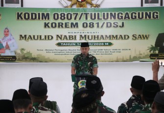 Komandan Kodim 0807/Tulungagung Letkol Arh Hanny Galih Satrio, S.I.P., M.Han., secara resmi membuka kegiatan peringatan Maulid Nabi Muhammad SAW Tahun 1448 H/2026 M di Aula Pandu Sakti, Makodim 0807/Tulungagung