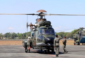 Lanud Sjamsudin Noor Dukung Patroli Udara Helikopter Caracal TNI AU Dalam Penanganan Karhutla di Kasel