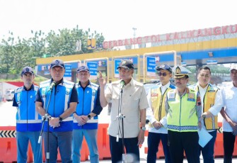 Tinjau GT Kalikangkung, Menteri Pekerjaan Umum dan Dirut Jasa Marga Pastikan Kesiapan Infrastruktur Jalan Tol Periode Arus Balik Idulfitri 1447H/2026 Dalam Kondisi Baik