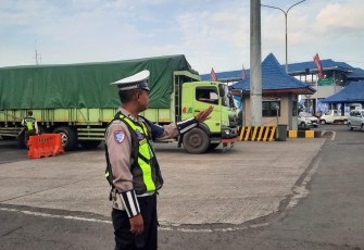 Hari Keempat Operasi Ketupat Semeru Polda Jatim Pastikan Jalur Tol dan Arteri Lancar