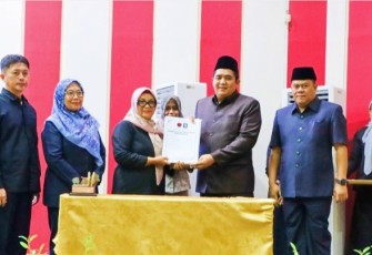 Bupati Bintan Roby Kurniawan Hadiri Rapat Paripurna DPRD 
