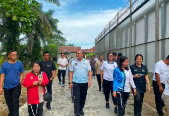 Plt Kepala Lapas Narkotika Langkat Pimpin Jalan Santai Sekaligus Kontrol Area Brandgang