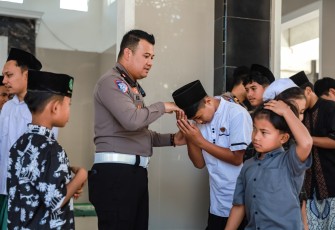 Hari Bhayangkara ke - 80 Polres Jember Salurkan Bantuan untuk Yayasan Yatim Piatu