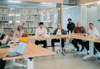 Menteri Sosial Saifullah Yusuf atau Gus Ipul dan Wakil Menteri Sosial Agus Jabo Priyono dalam pertemuan di Kalibata Timur, Pancoran, Jakarta Selatan, Jumat (24/7/2026).