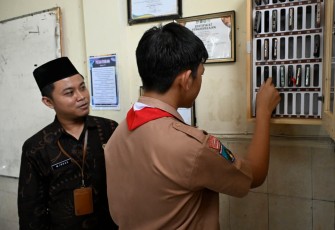 SMP Negeri 3 Sidoarjo, Jawa Timur, menjadi salah satu satuan pendidikan yang proaktif mengimplementasikan Surat Edaran (SE) Menteri Pendidikan Dasar dan Menengah (Mendikdasmen) Nomor 18 Tahun 2026