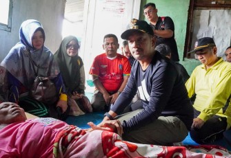 Walikota Tebing Tinggi Kunjungi Keluarga Pedagang Pasar Gambir dan Pasien RSUD