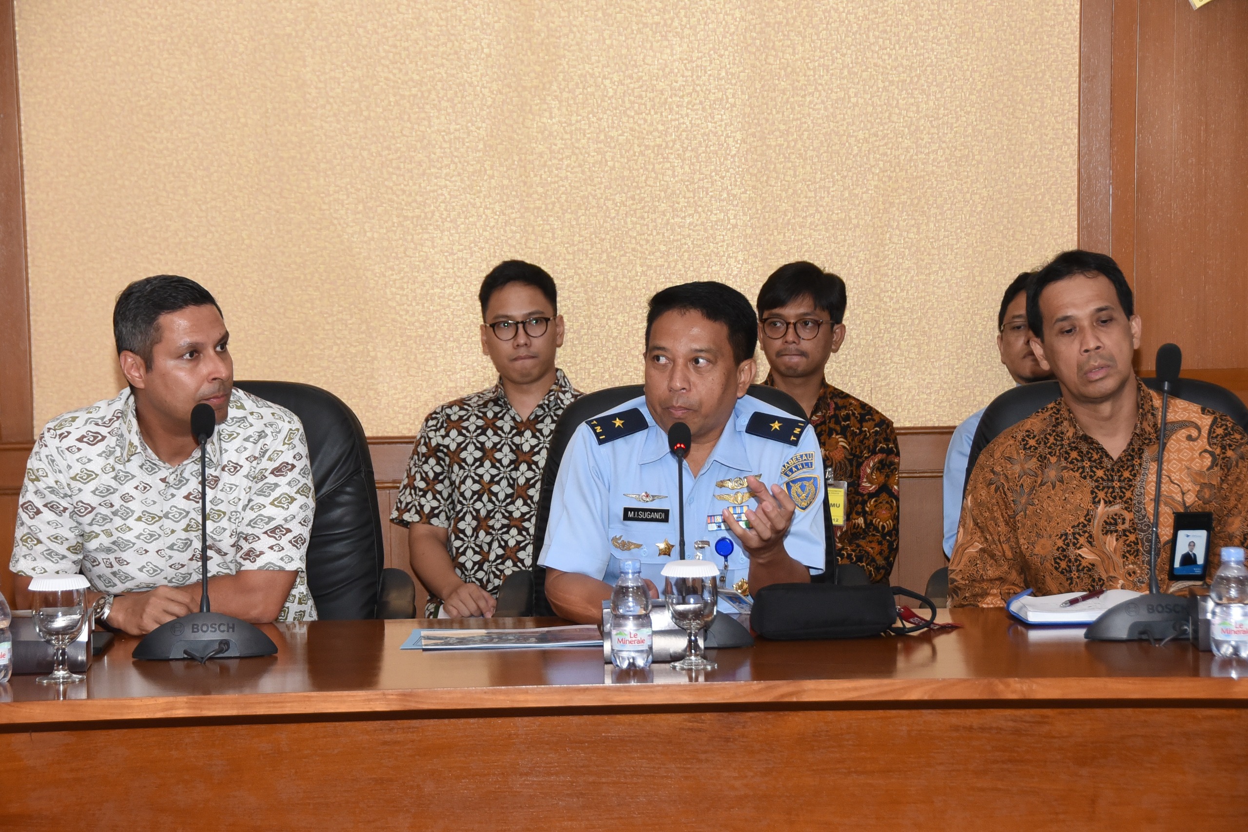 TNI AU