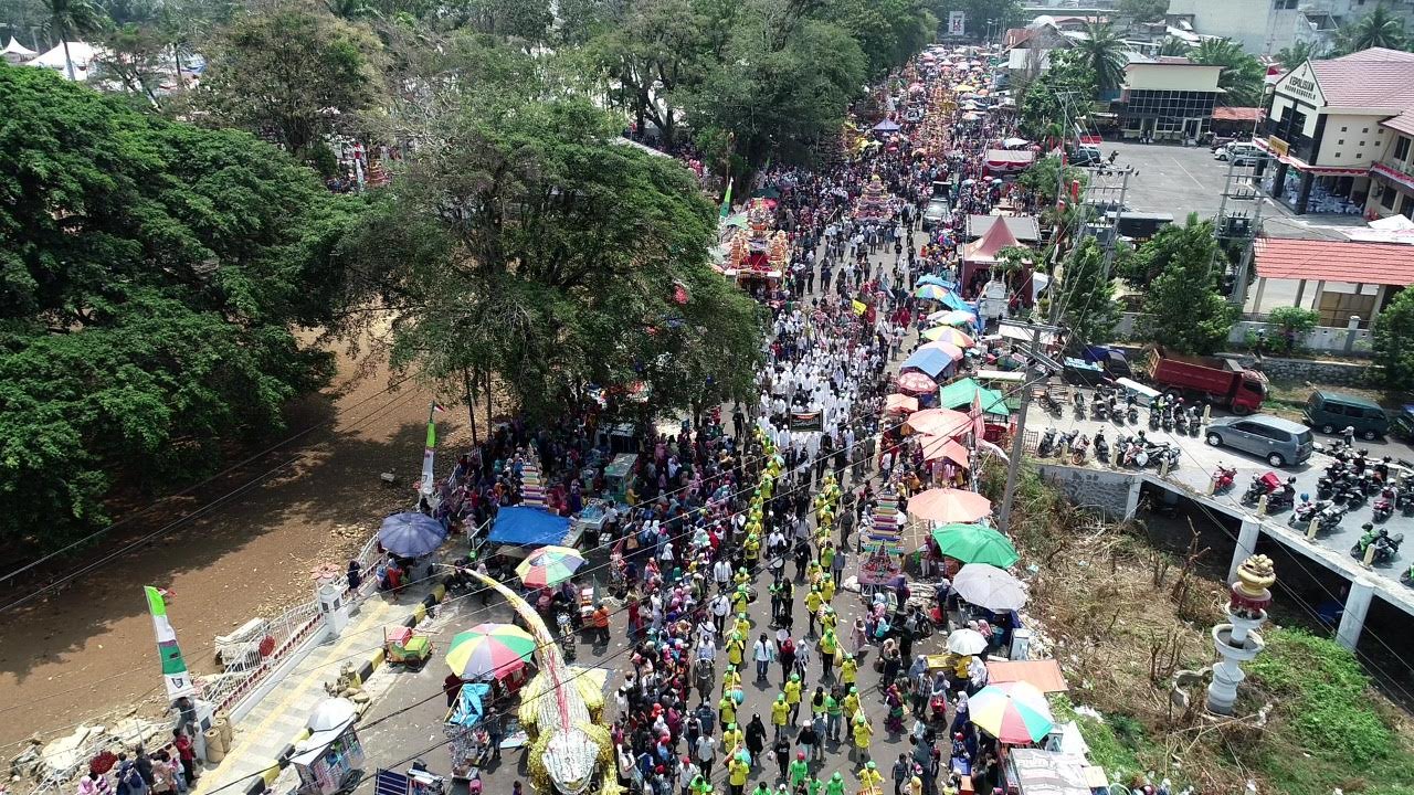 Arak-arakan Tabut Tebuang
