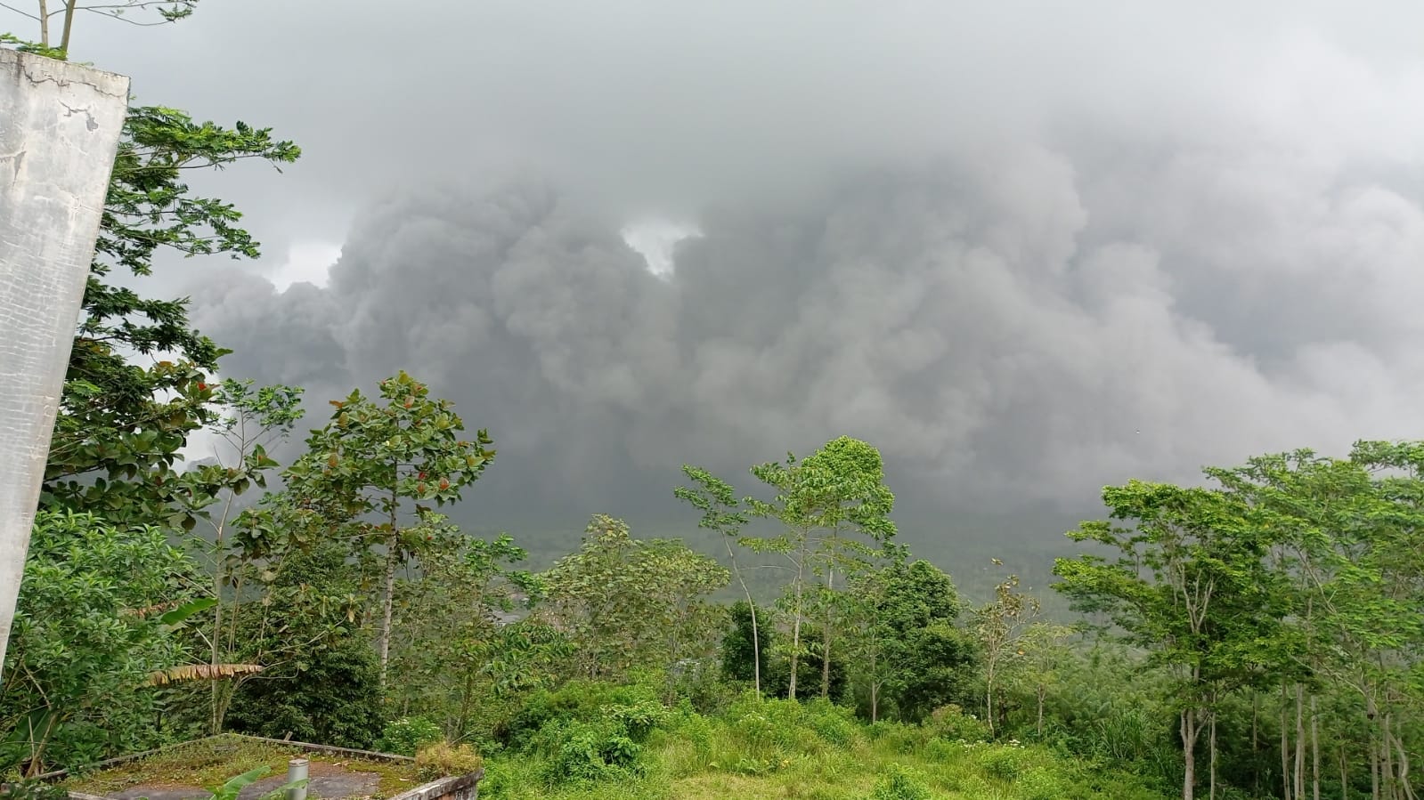 Erupsi Semeru