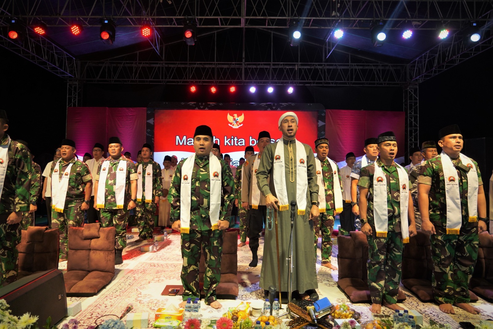 Korem 071/Wijayakusuma Bersholawat Bersama Rakyat