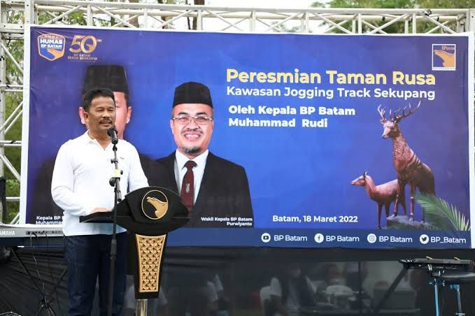 Kepala BP Batam, Muhammad Rudi, saat meresmikan Taman Rusa Sekupang setahun lalu