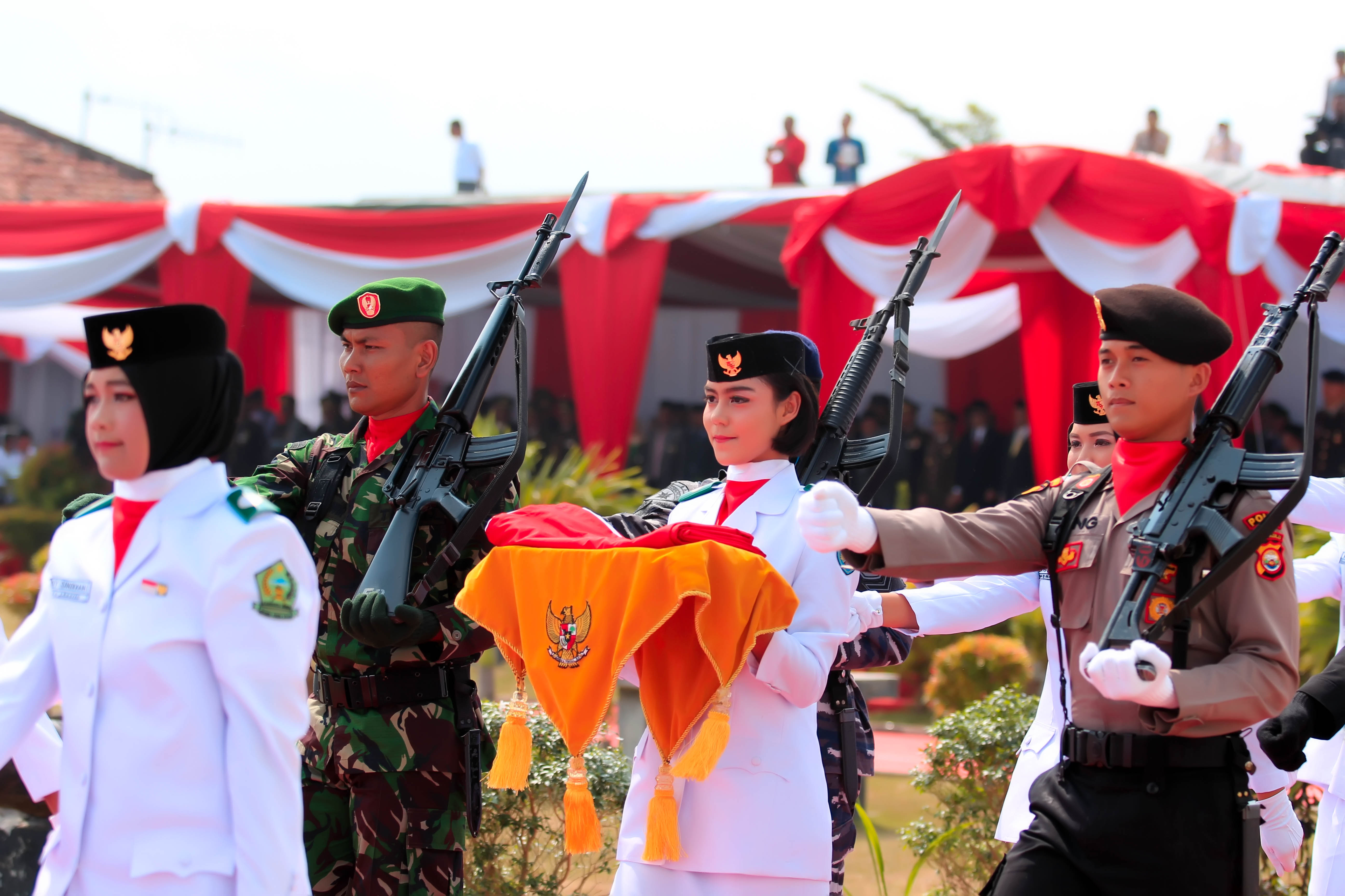 Paskibraka Siap Mengibarkan Sang Saka Merah Putih