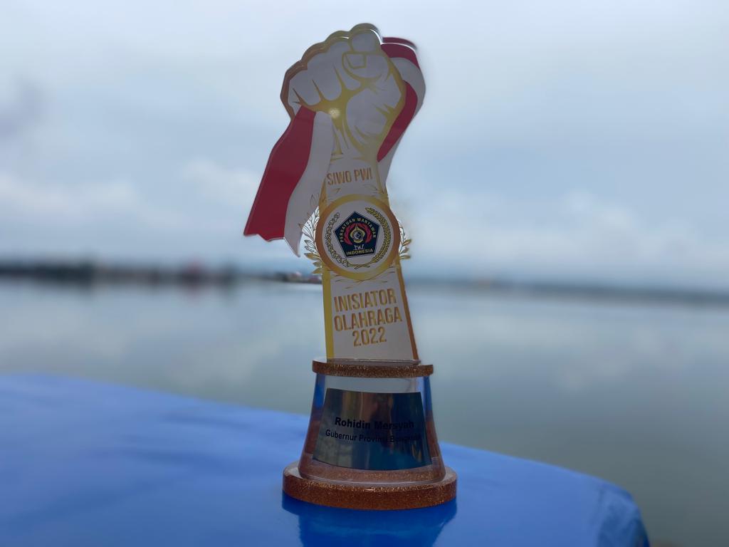 Penghargaan untuk Gubernur Bengkulu