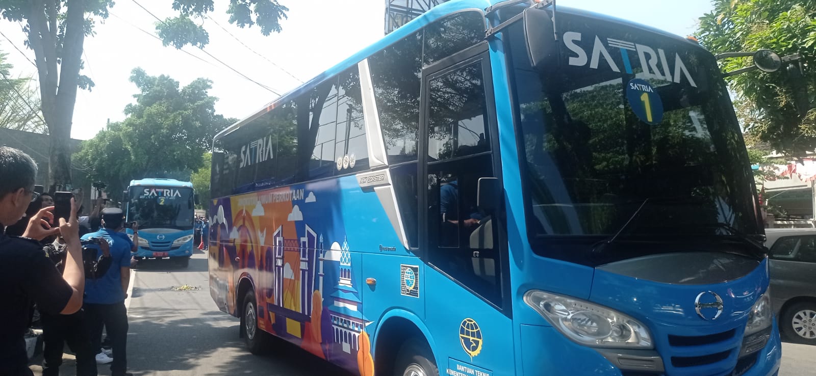 Bus