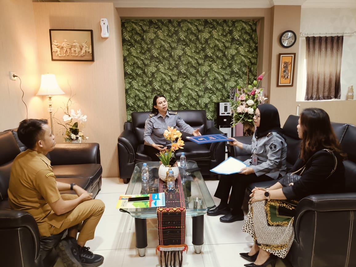 Pertemuan Pendampingan Perduli HAM di Kanwil Kemenkumham Sumut di Ruang Kantor Flora Nainggolan