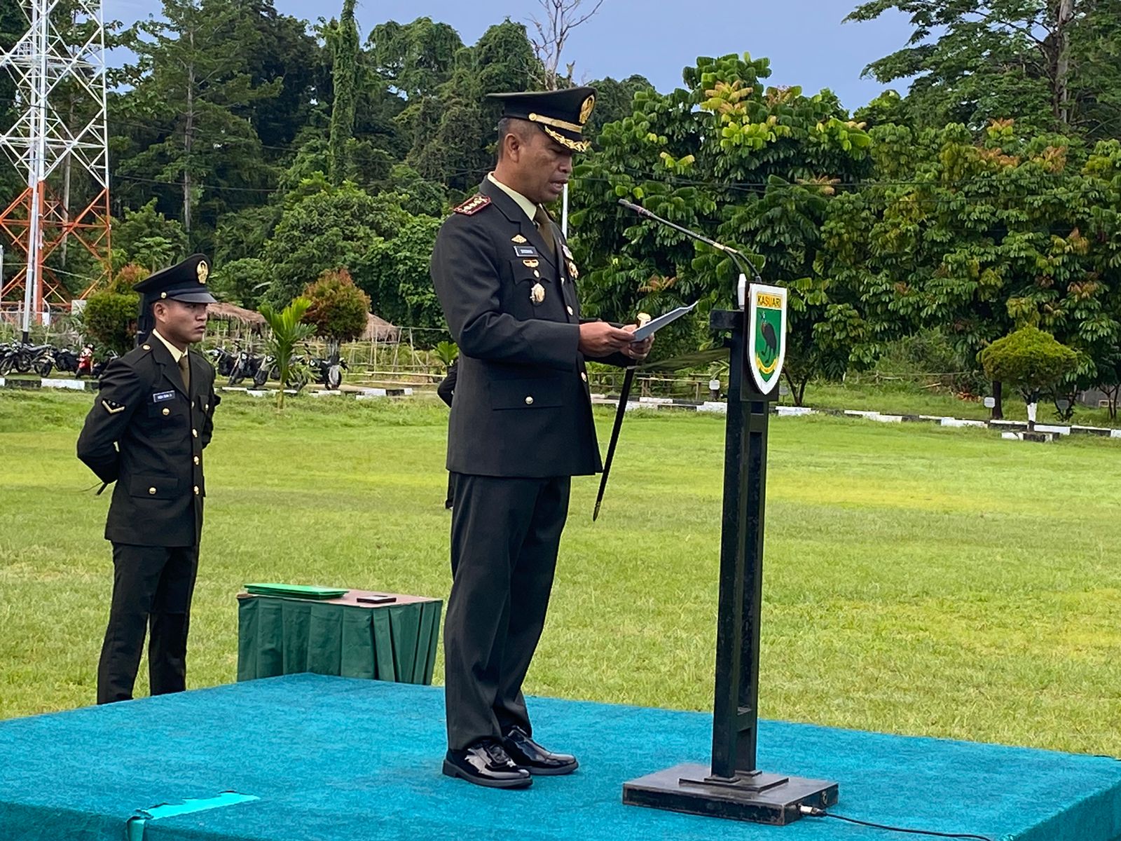 Danrindam XVIII/Kasuari Pimpin Upacara Hari Lahir Pancasila.
