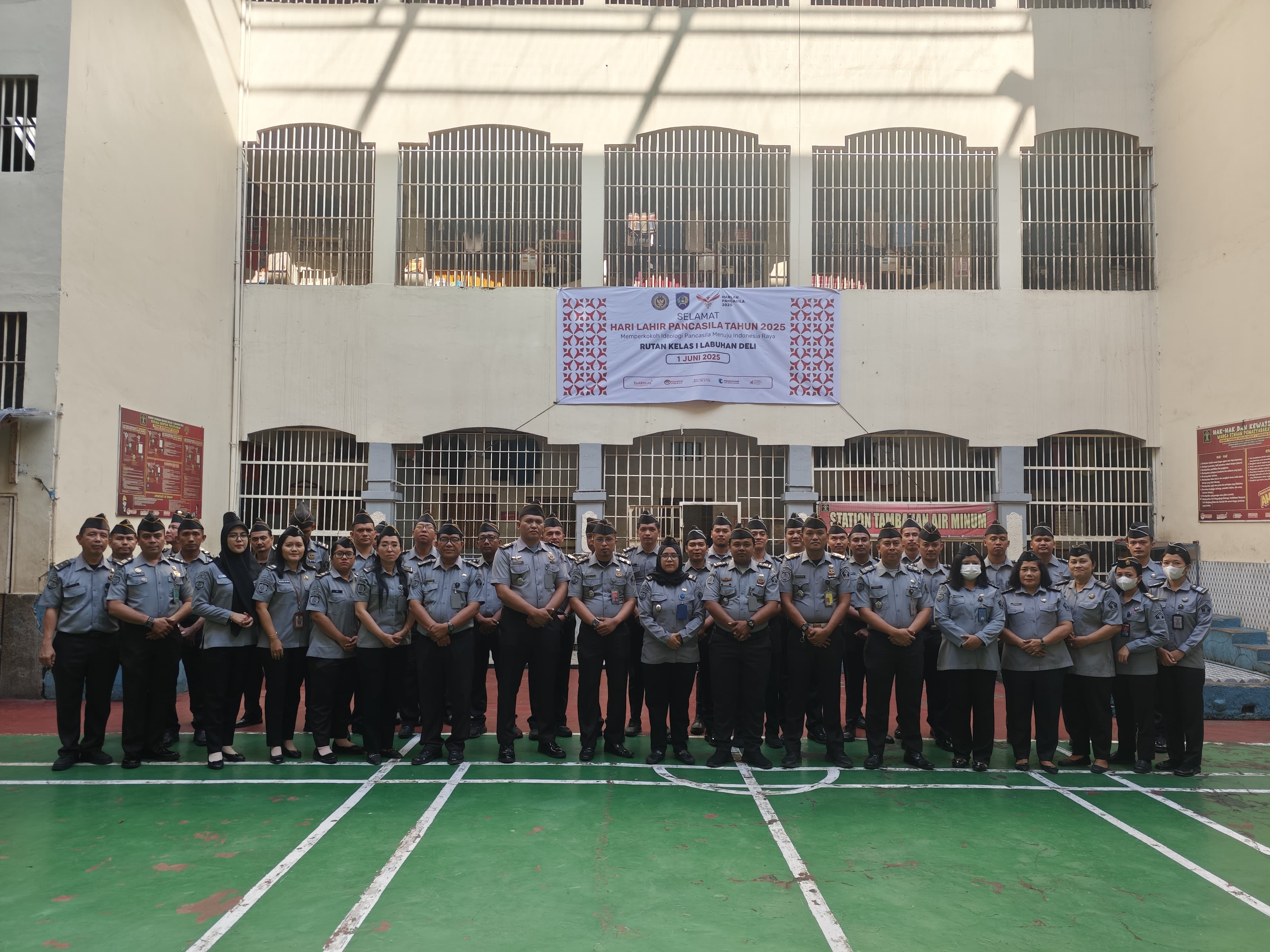 Jajaran Rutan Labuhan Deli Poto Bersama Usai Peringatan Upacara Hari Lahir Pancasila.