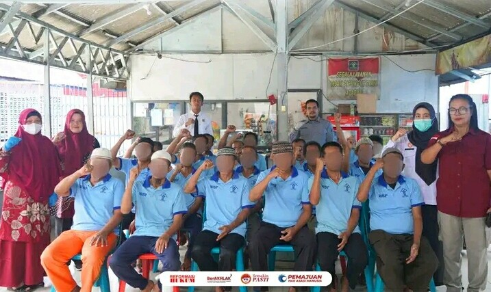 Jajaran Pegawai Rutan Pangkalan Brandan dan WBP Lakukan Poto Bersama Usai Gelar Acara.