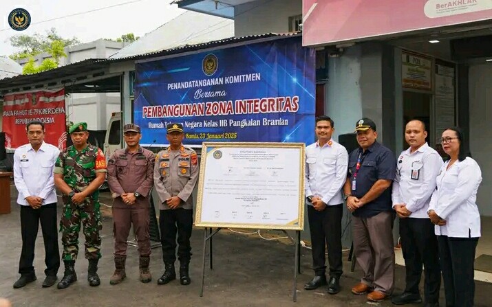 Karutan Pangkalan Brandan Lakukan Poto Bersama Usai Penandatanganan.