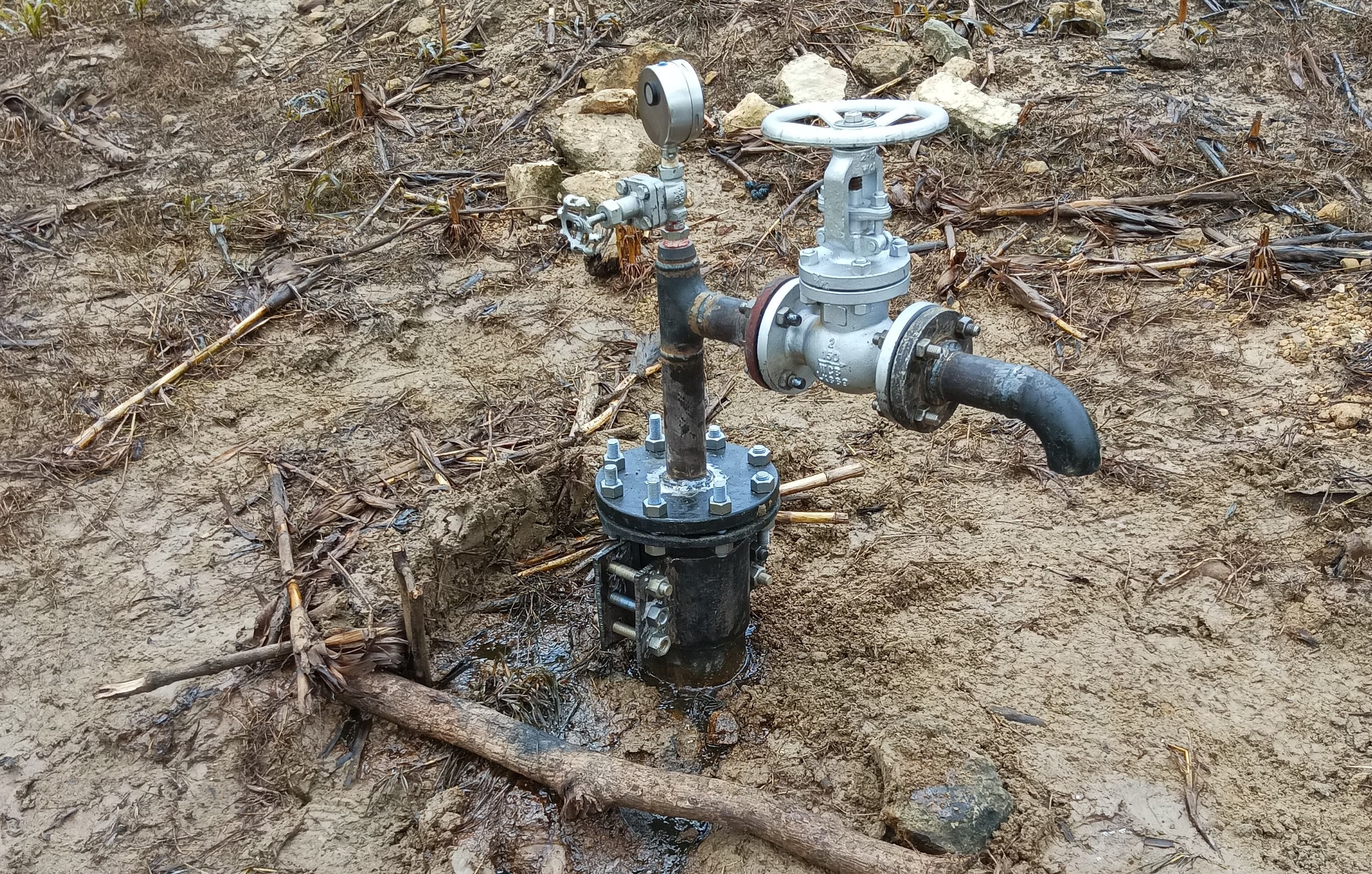 Kvell Blora Energi melakukan penanganan aliran fluida yang mengalir ke sungai.