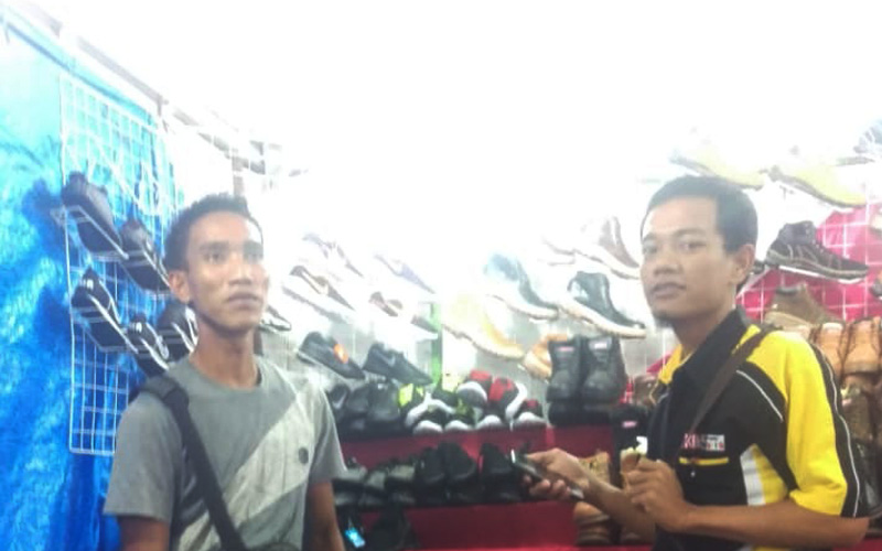 Penjual sepatu