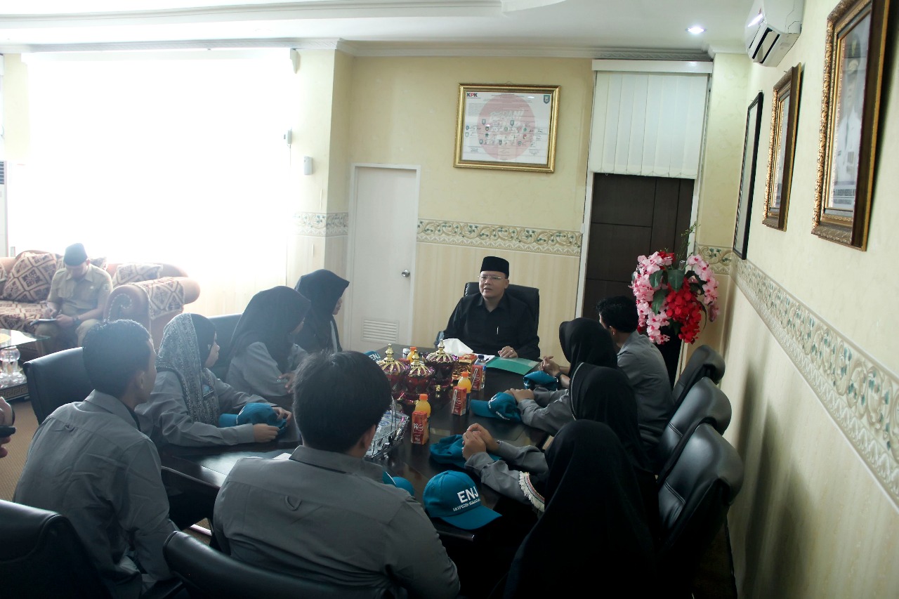 Plt Gubernur saat menyambut Tim ENJ Kemenko Maritim RI