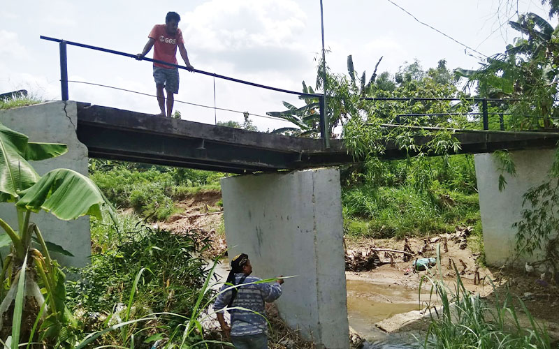 jembatan patah