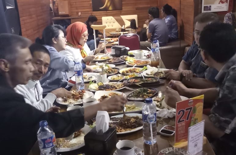 Makan malam