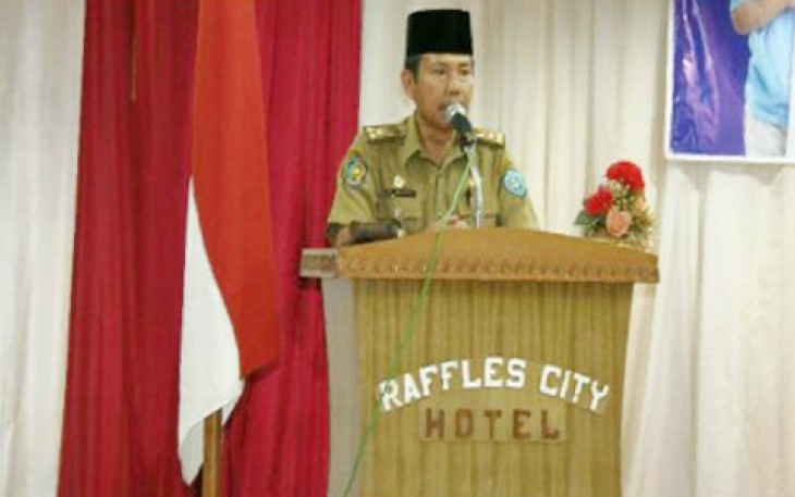 Asisten III Pemerintah Kota Bengkulu, M Husni mewakili Walikota Bengkulu saat membuka secara resmi sarasehan Daerah Menuju Bengkulu Smart City, Senin (10/04). 