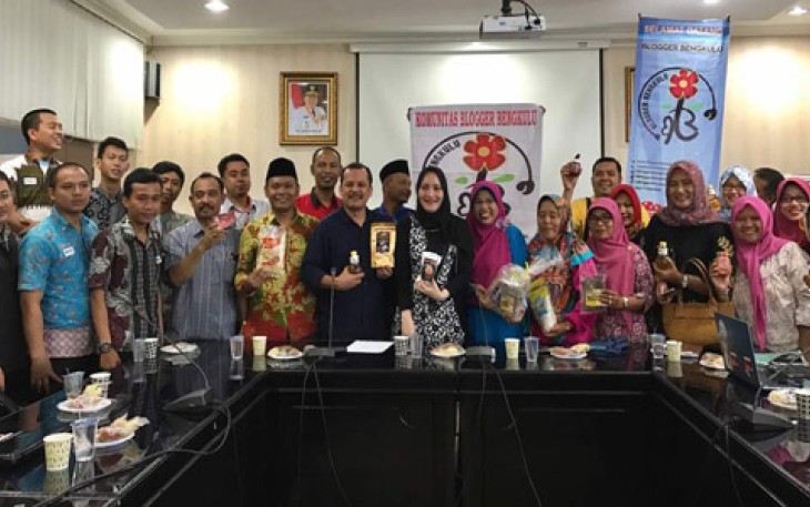 Pertemuan Komunitas Blogger Bengkulu dengan Pemerintah Provinsi bengkulu, di Kantor Gubernur Bengkulu, Minggu (30/4).
