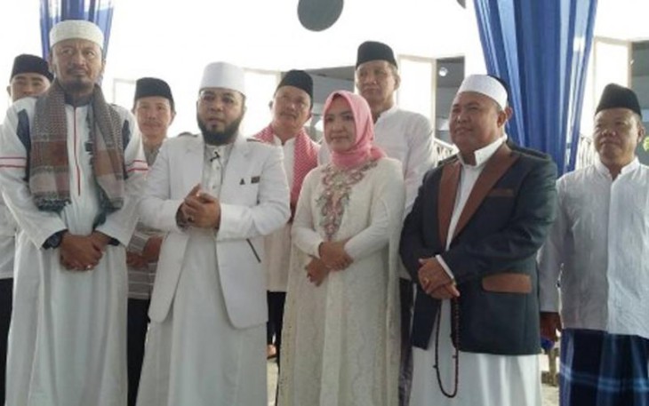 Walikota usai salat Idul Fitri di Masjid At- Taqwa, Anggut Atas, Minggu (25/6/2017). 