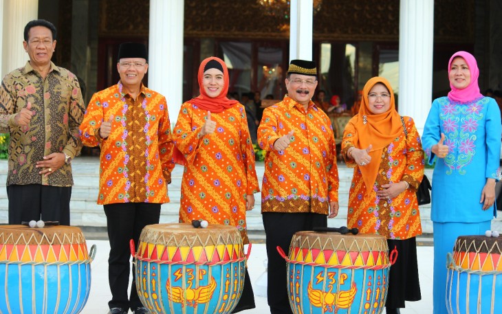 Rohidin Mersyah saat membuka secara langsung kegiatan Apresiasi Guru dan Tenaga Kependidikan Pendidik Anak Usia Dini dan Pendidikan Masyarakat (GTK PAUD dan DIKMAS) Berprestasi Tingkat Nasional Tahun 2017, di Balai Raya Semarak Bengkulu, Senin(10/7).