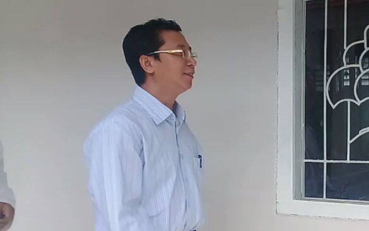 Mantan Gubernur Bengkulu Junaidi Hamsyah usai menjalani pemeriksaan di Kejari Bengkulu
