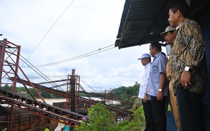 Plt Gubernur saat meninjau langsung pelabuhan khusus injatama dan pusat pendaratan ikan (PPI) Muara Sungai Ketahun Bengkulu Utara.