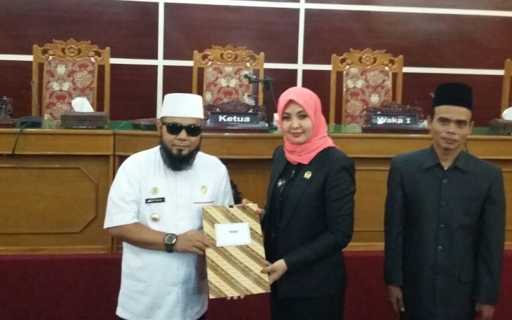 Penandatanganan KUA-PPAS APBD Perubahan 2017 Kota Bengkulu, Kamis (28/09/2017).